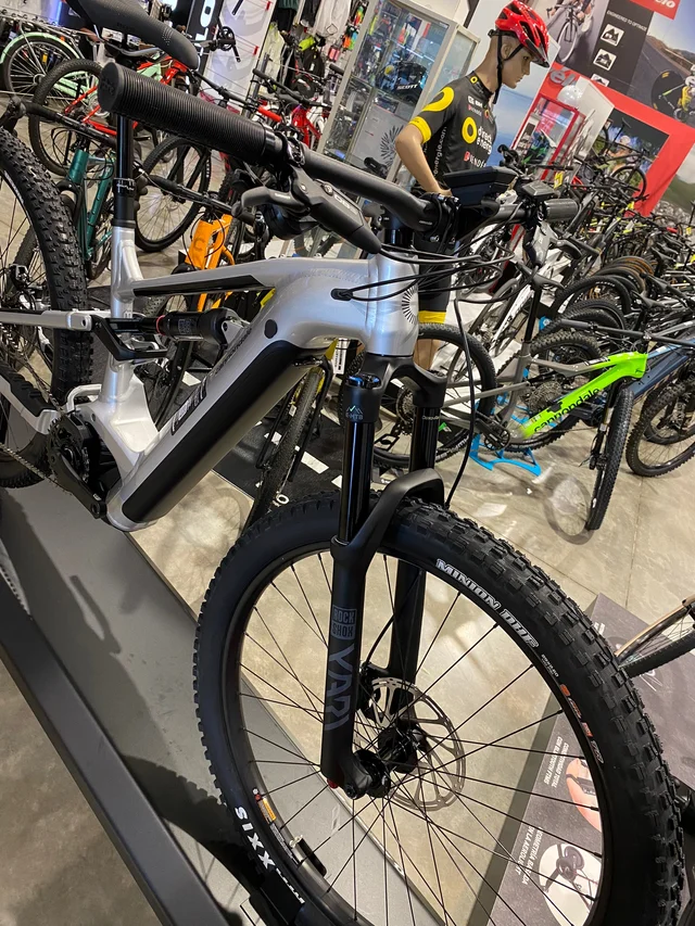 ¡OFERTON! CANNONDALE MOTERRA NEO 3 