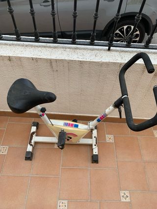 Bicicleta estática para restaurar.