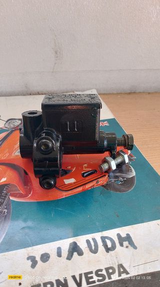 Pinza de freno trasera y bomba Piaggio x8 125