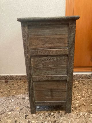 comoda de madera  y mimbre