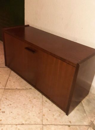 Armario de madera abatible