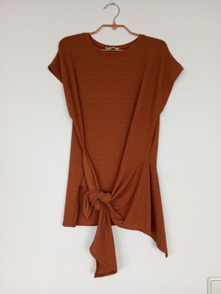 CAMISETA ANUDADA DE ZARA T.S