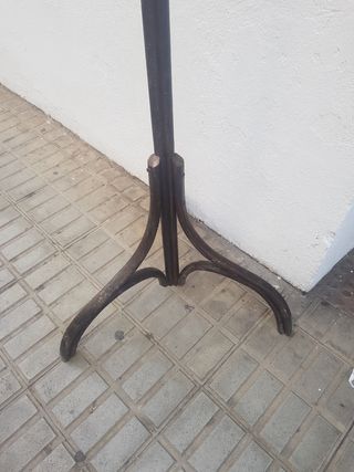 percha de pie antigua de cuernos