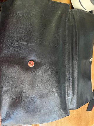 BOLSO TIPO CARTERA CON PARTE EN CHAROL