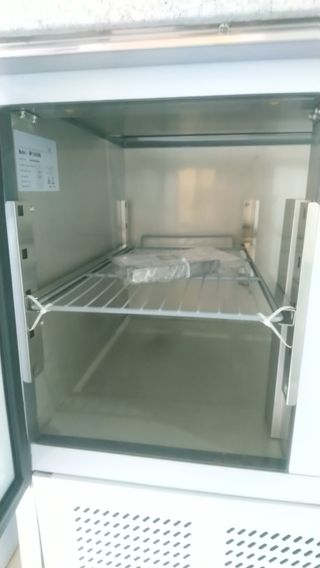 Mesa refrigerada preparación encimera granito