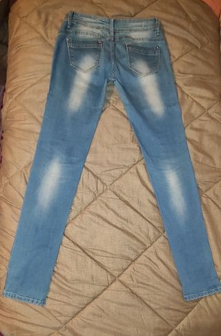 Jeans con strass e brillantini