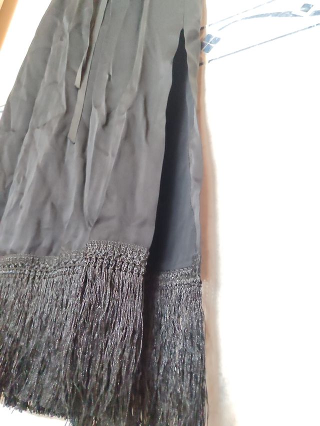 Falda midi con flecos