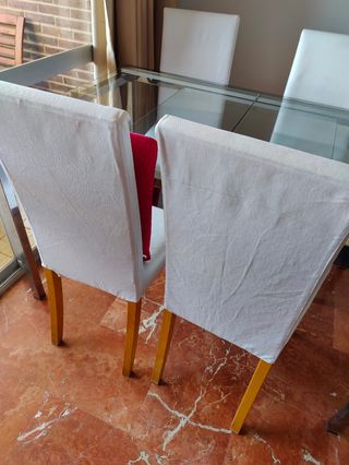 Tavolo e sedie allungabili