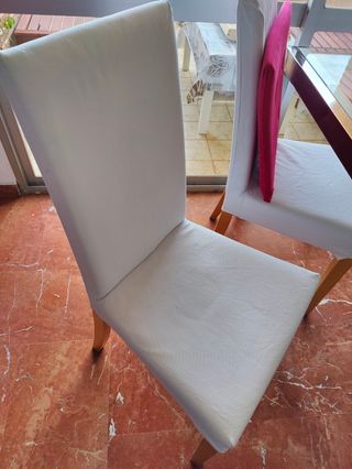 Tavolo e sedie allungabili