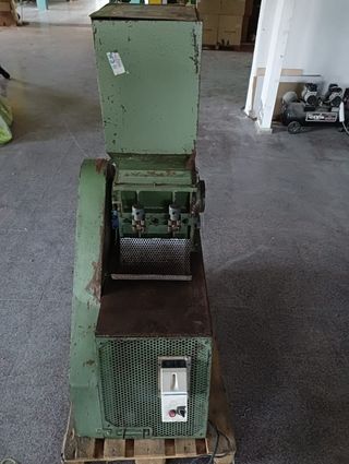 MOLINO TRITURADO DE PLÁSTICO