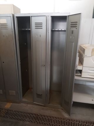 Taquilla Metálica 3 puertas