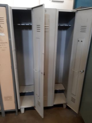 Taquilla Metálica 3 puertas