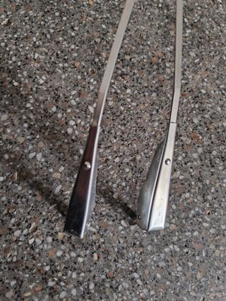 Brazos limpiaparabrisas Seat 600
