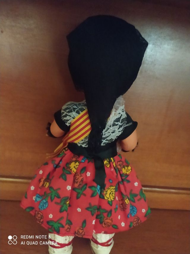 Muñeca con Traje Regional Catalán. 30 cm