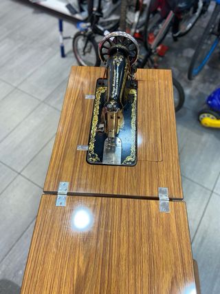 Singer Maquina de coser,Mueble madera pedal hierro