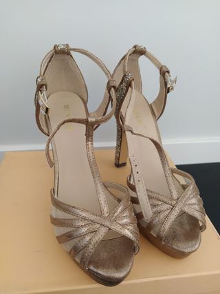 Sandalia tacón dorada oro talla 37