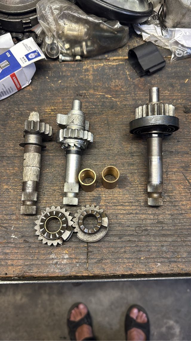 ducati pide la pieza.  y te doy precio ok