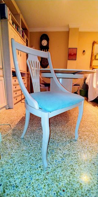 Mesa Salón comedor Extensible + 4 sillas amplias