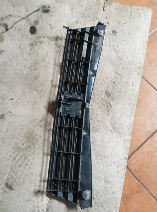 Rejilla Peugeot 205