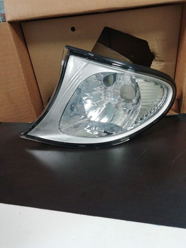 BMW E46 Piloto Delantero 2001     Nuevo