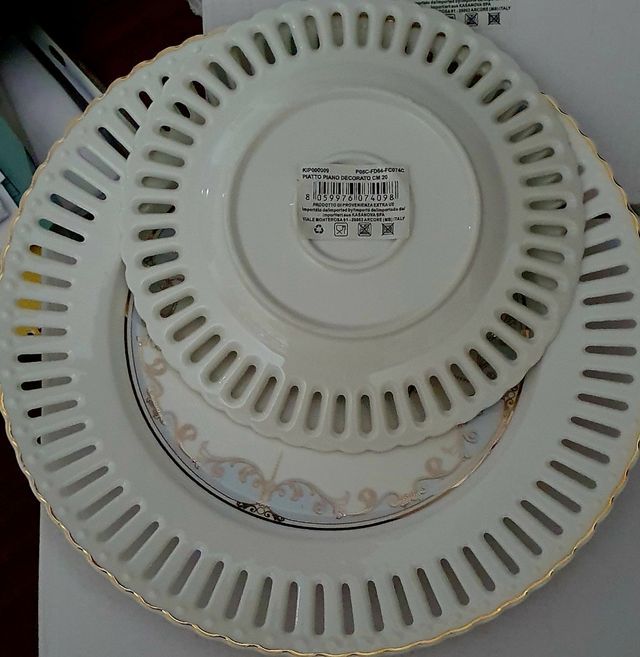 2 Piatti decorativi decorati oro zecchino