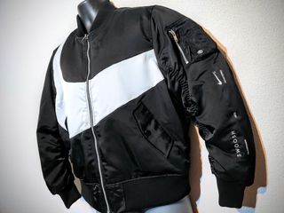 Cazadora bomber reversible NIKE SWOOSH THERMA-FIT