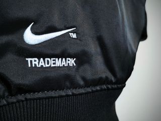 Cazadora bomber reversible NIKE SWOOSH THERMA-FIT