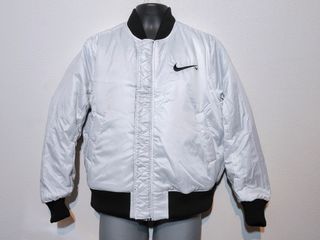 Cazadora bomber reversible NIKE SWOOSH THERMA-FIT
