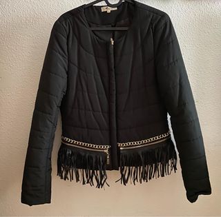 chaqueta negra