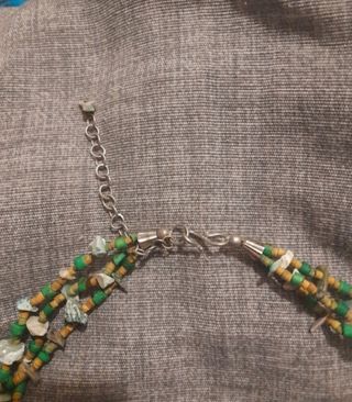 collana di pietre e perline