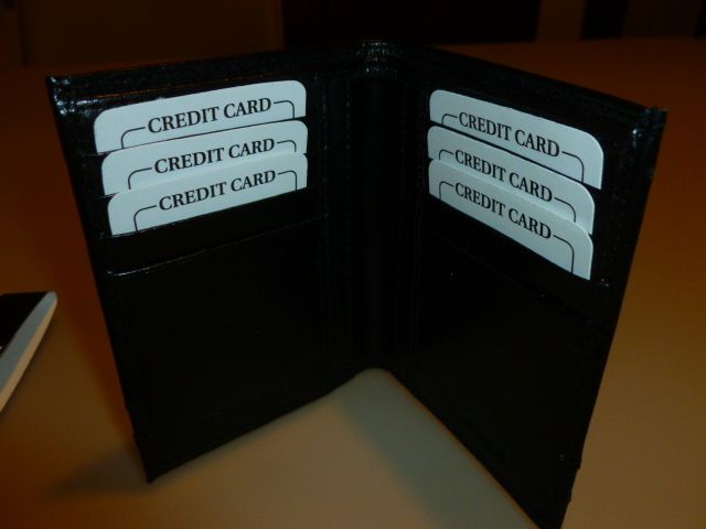 portacarte di credito in pelle nuovo