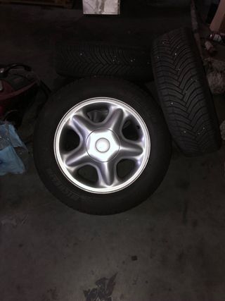 llantas con neumatico