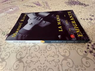 Libro “La mano del emigrante” de Manuel Rivas