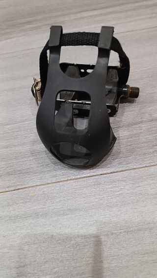 Pedales con calapies