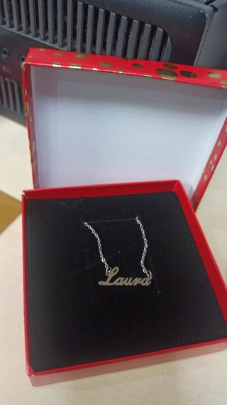 Colgante Laura en caja regalo