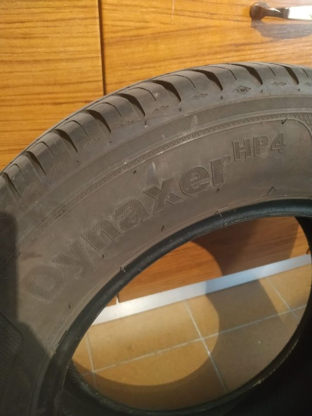 Cuatro Ruedas de coche en muy buen estado