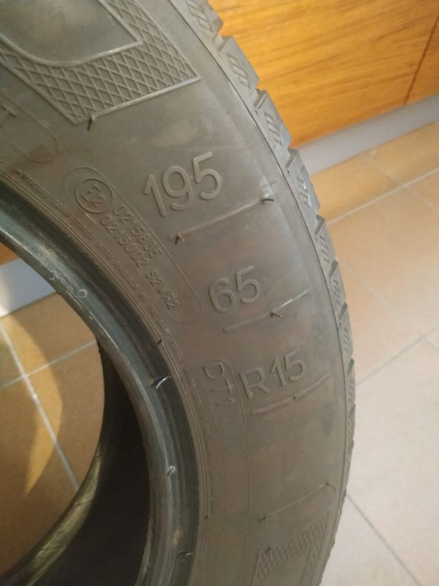 Cuatro Ruedas de coche en muy buen estado