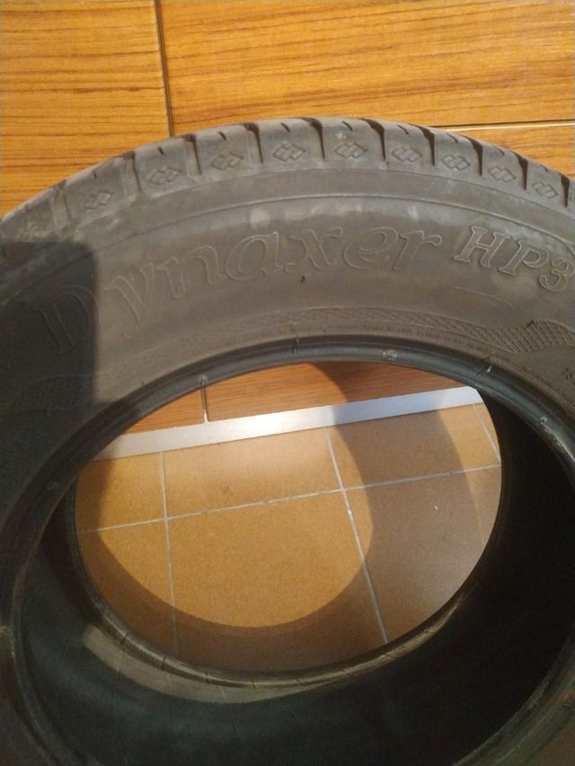 Cuatro Ruedas de coche en muy buen estado