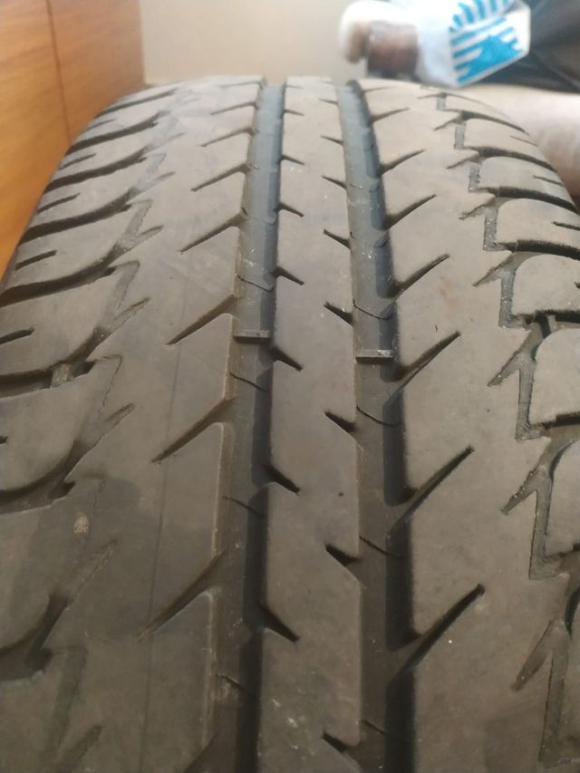 Cuatro Ruedas de coche en muy buen estado