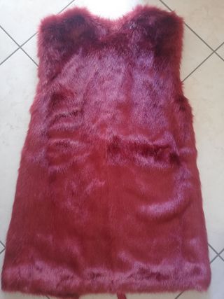 gilet di pelliccia bordeaux