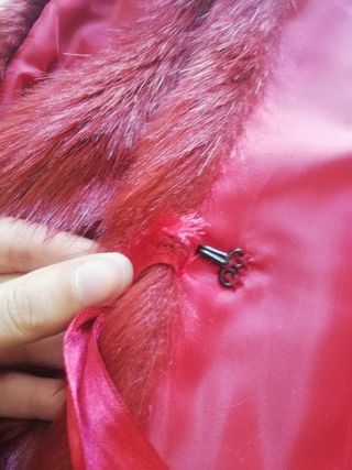 gilet di pelliccia bordeaux