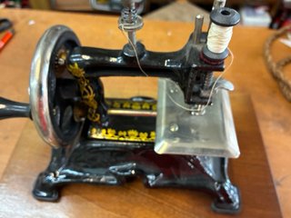 MAQUINA COSER MINI