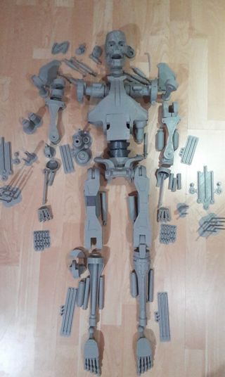 T800 “Terminator” (Escala 1:1) Mide 2m.