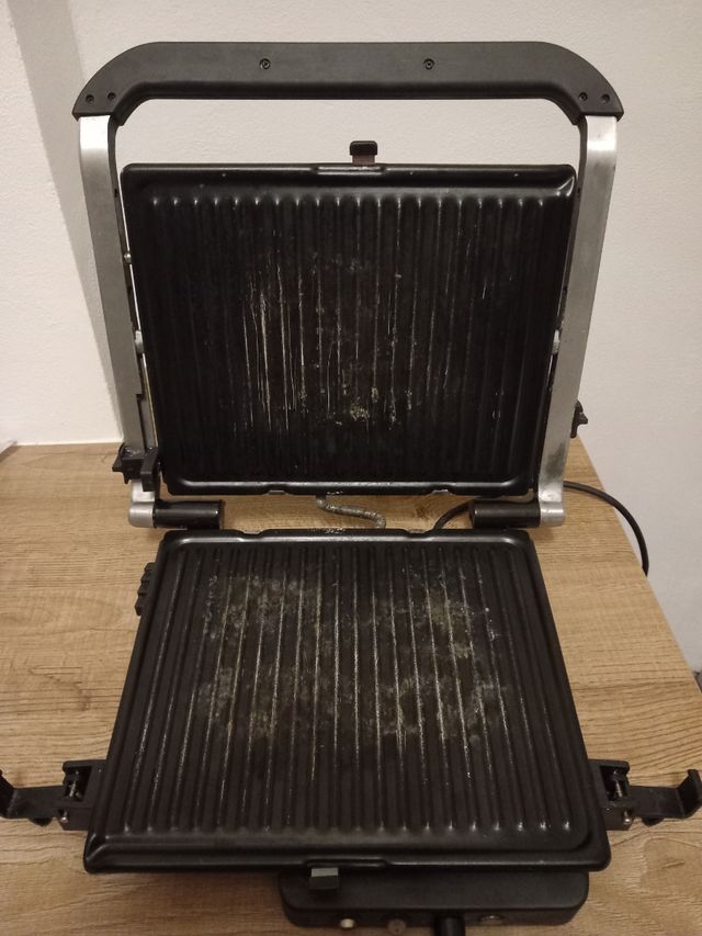 Grunding contact grill bistecchiera