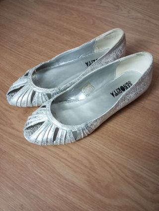 Zapato plano bailarina color plata