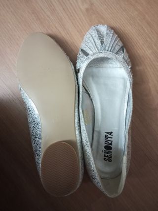 Zapato plano bailarina color plata