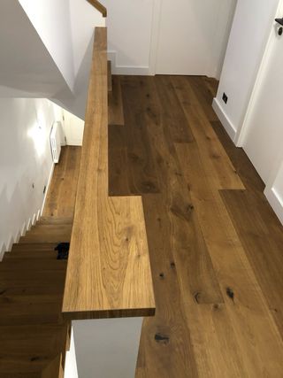 parquet. parquetista carpintero   puertas