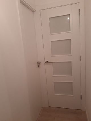 parquet. parquetista carpintero   puertas