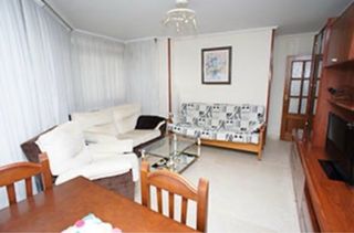 Salón completo, mesa, sofas