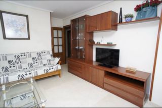 Salón completo, mesa, sofas